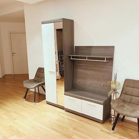 Taferne In Koestendorf - Ferienwohnung Monteurzimmer Neumarkt am Wallersee Exterior foto