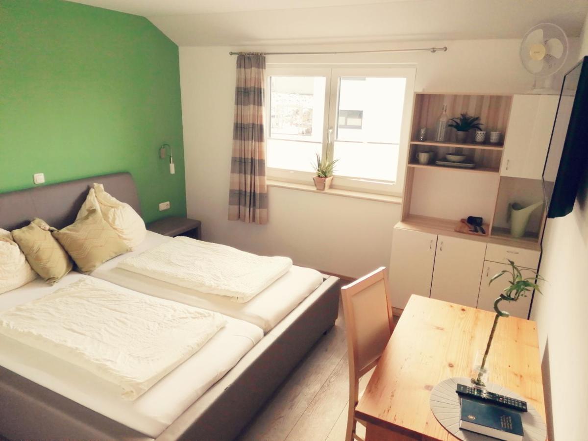 Taferne In Koestendorf - Ferienwohnung Monteurzimmer Neumarkt am Wallersee Exterior foto