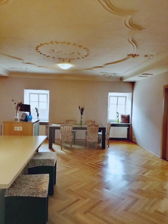 Taferne In Koestendorf - Ferienwohnung Monteurzimmer Neumarkt am Wallersee Exterior foto