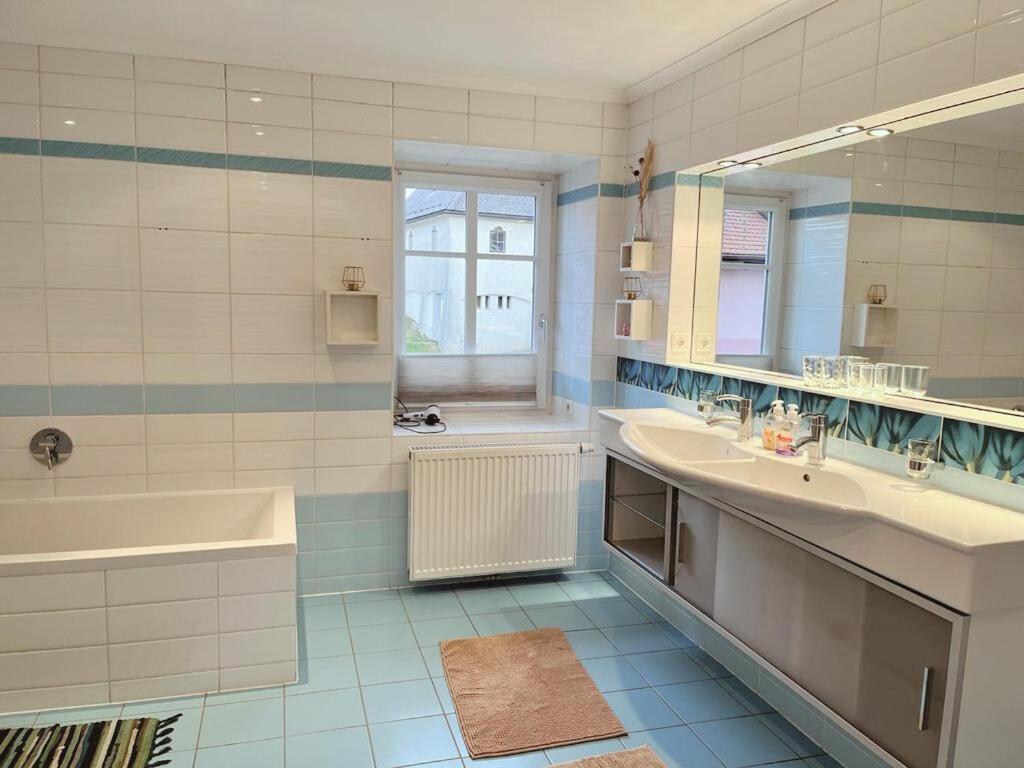 Taferne In Koestendorf - Ferienwohnung Monteurzimmer Neumarkt am Wallersee Exterior foto