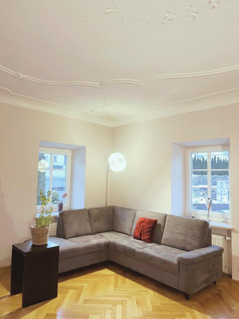 Taferne In Koestendorf - Ferienwohnung Monteurzimmer Neumarkt am Wallersee Exterior foto
