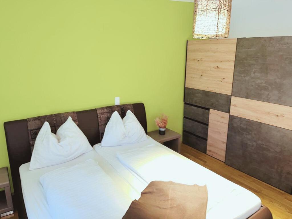 Taferne In Koestendorf - Ferienwohnung Monteurzimmer Neumarkt am Wallersee Exterior foto